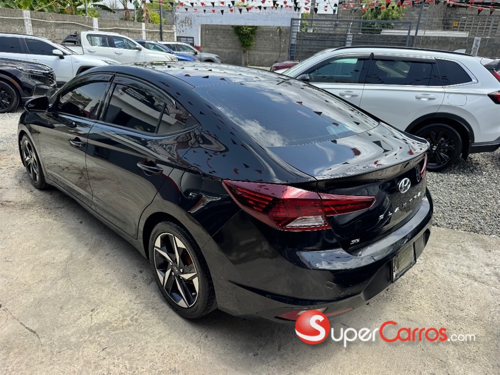 2019 Hyundai Elantra SEL — foto 8 / 12