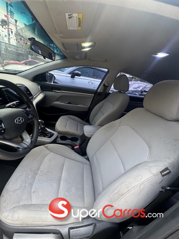 2019 Hyundai Elantra SEL — foto 9 / 12