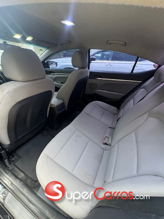 2019 Hyundai Elantra SEL — foto 11 / 12