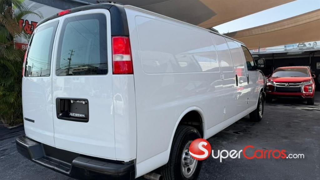 2021 Chevrolet Express — foto 3 / 12