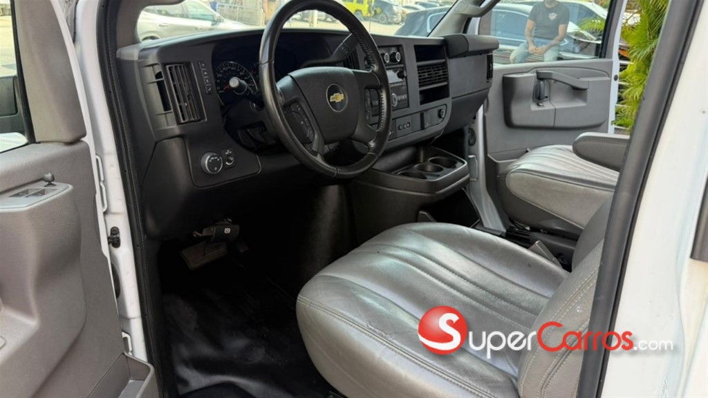 2021 Chevrolet Express — foto 6 / 12