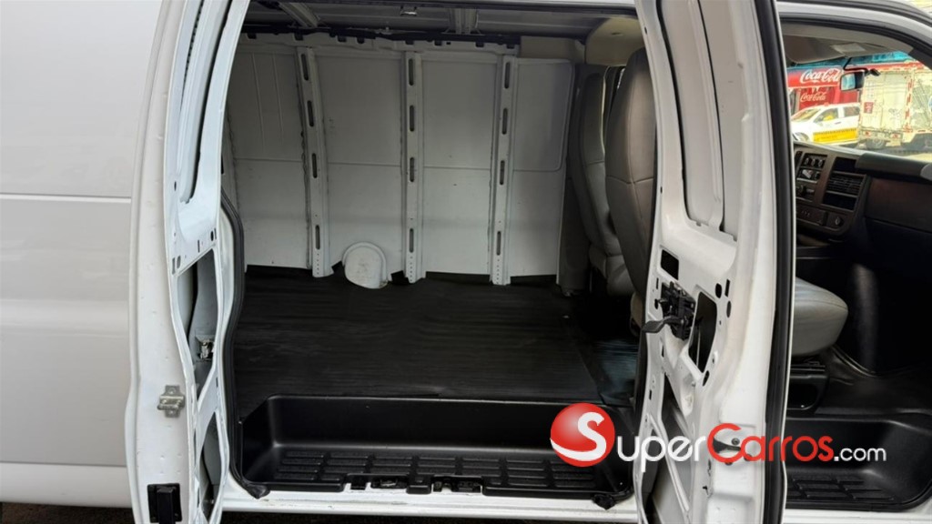 2021 Chevrolet Express — foto 10 / 12