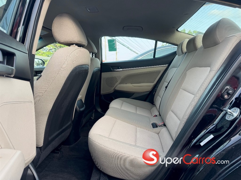 2020 Hyundai Elantra SEL — foto 8 / 11