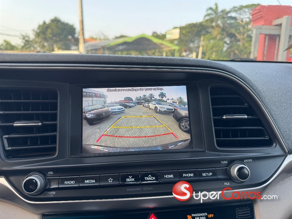 2020 Hyundai Elantra SEL — foto 9 / 11