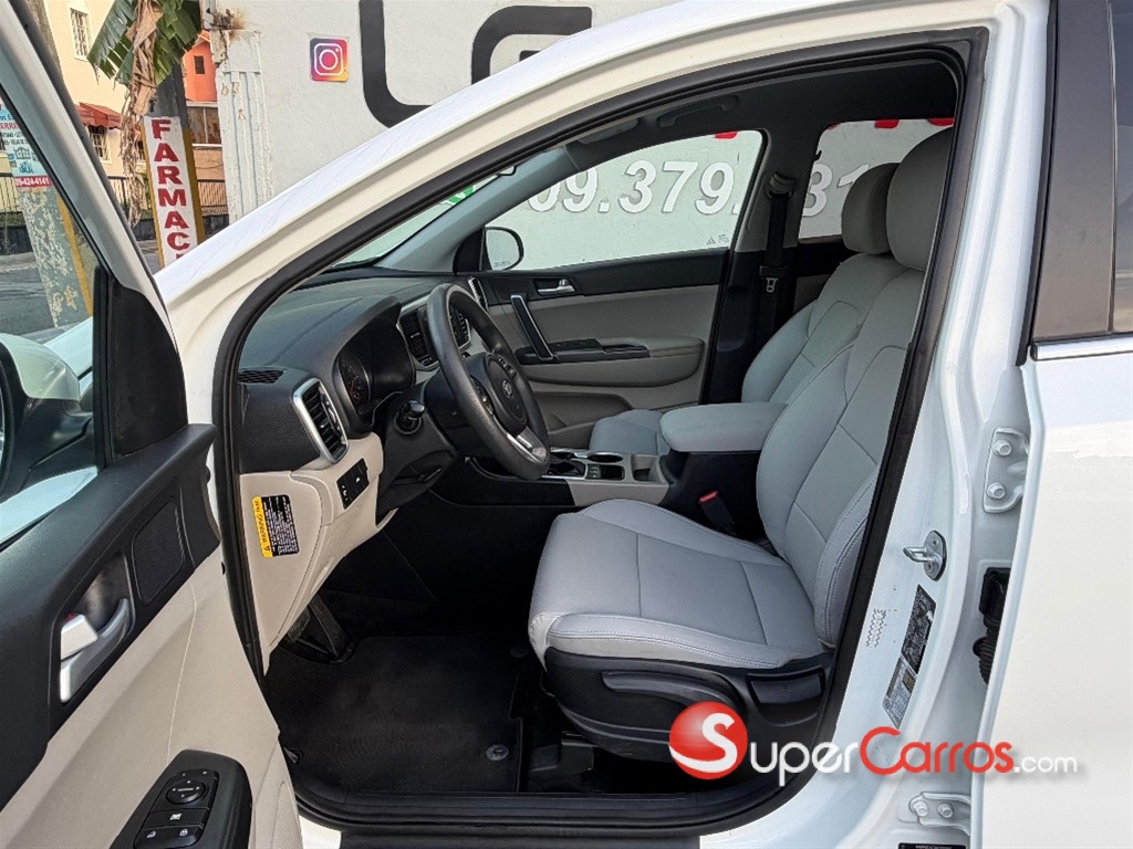 2021 Kia Sportage LX — foto 8 / 12