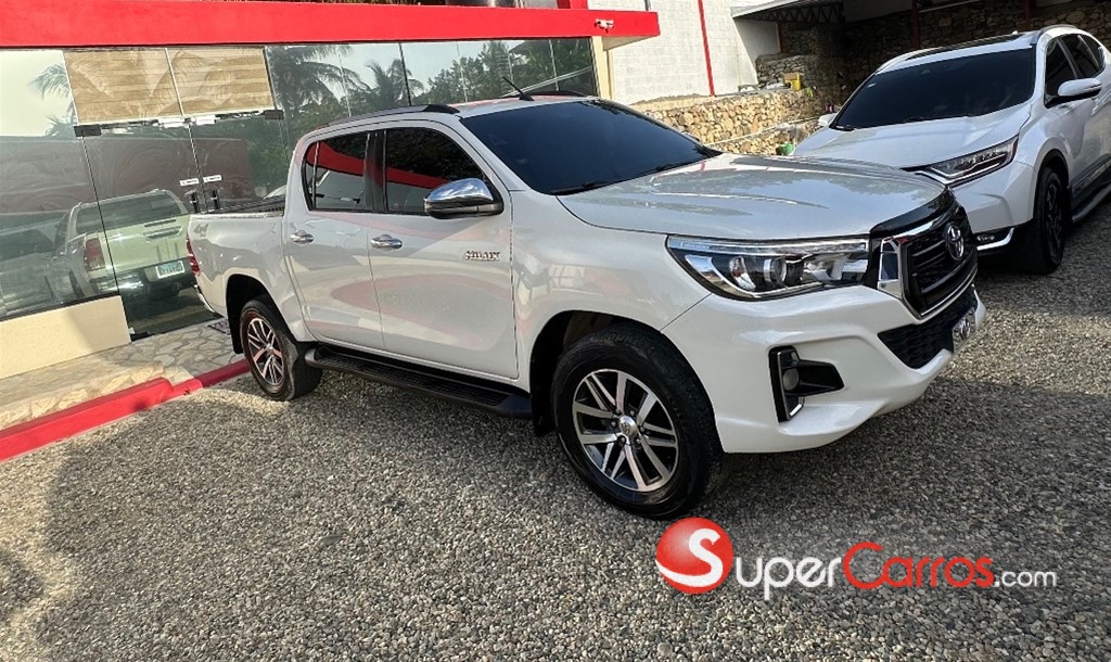 2019 Toyota Hilux Limited — foto 7 / 8
