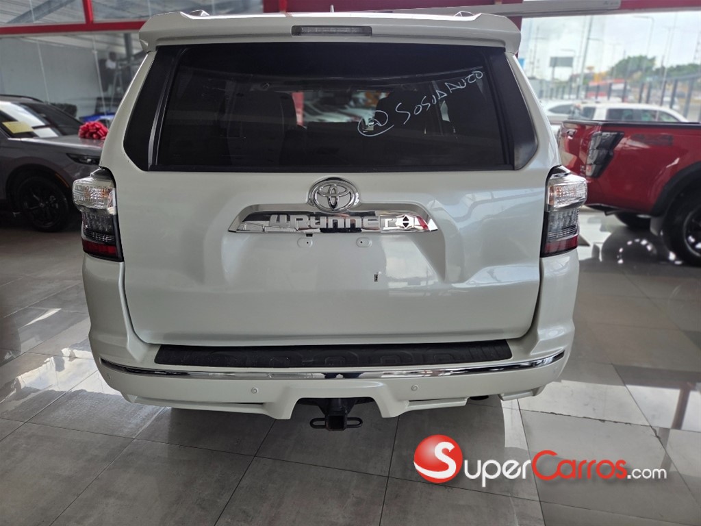 2020 Toyota 4 Runner Limited — foto 6 / 11