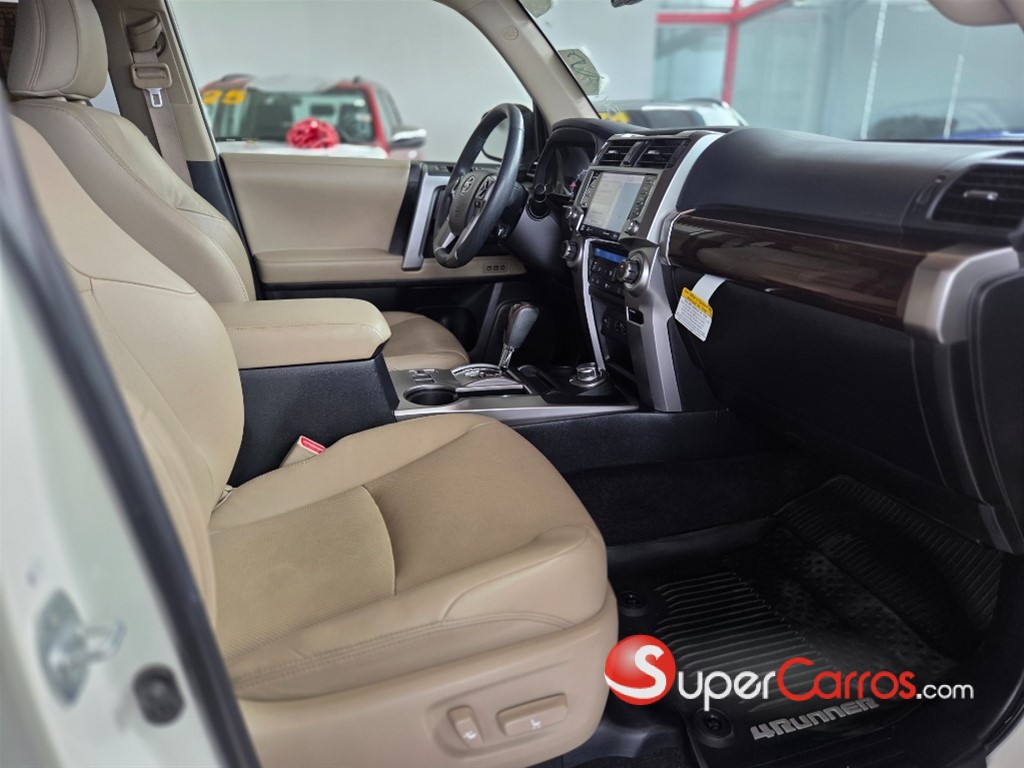 2020 Toyota 4 Runner Limited — foto 8 / 11