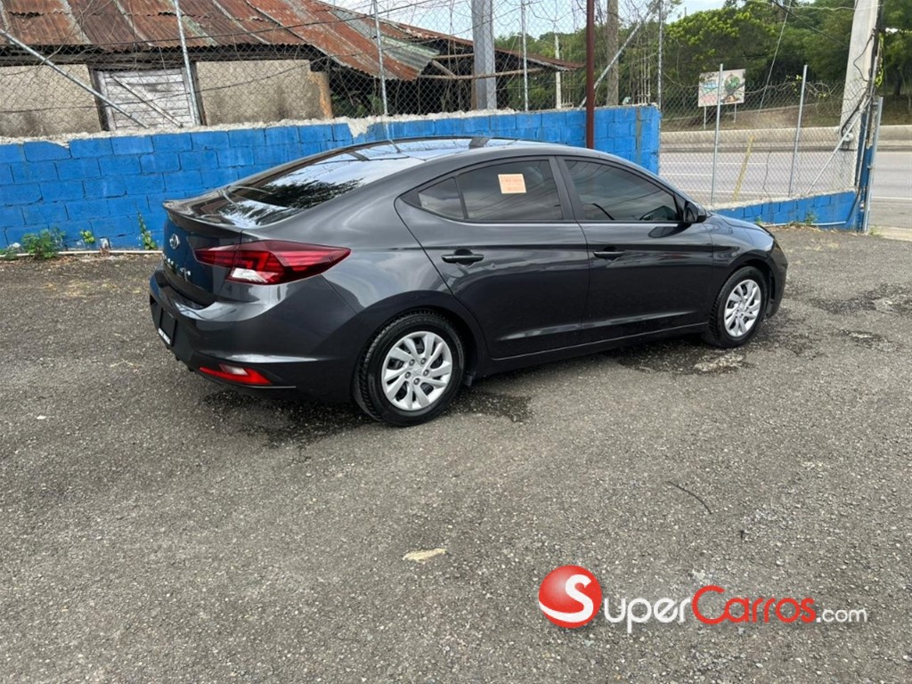2020 Hyundai Elantra SE — foto 8 / 9