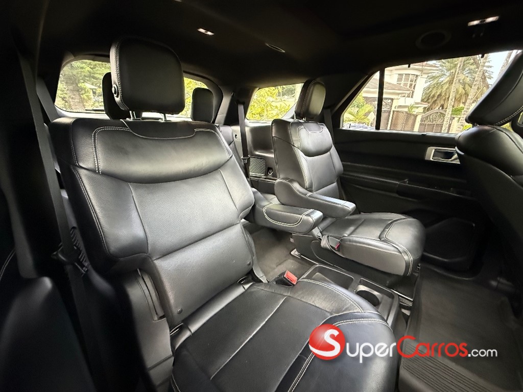 2020 Ford Explorer ST — foto 9 / 11