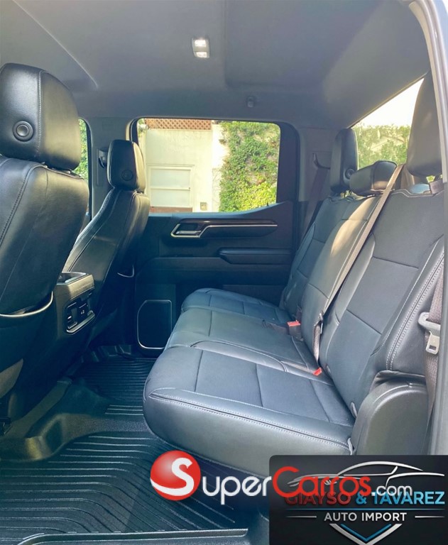2022 Chevrolet Silverado RST — foto 8 / 12