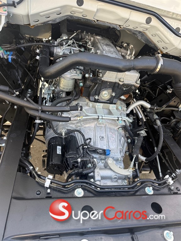 2027 Isuzu NQR 18 Pies — foto 8 / 12