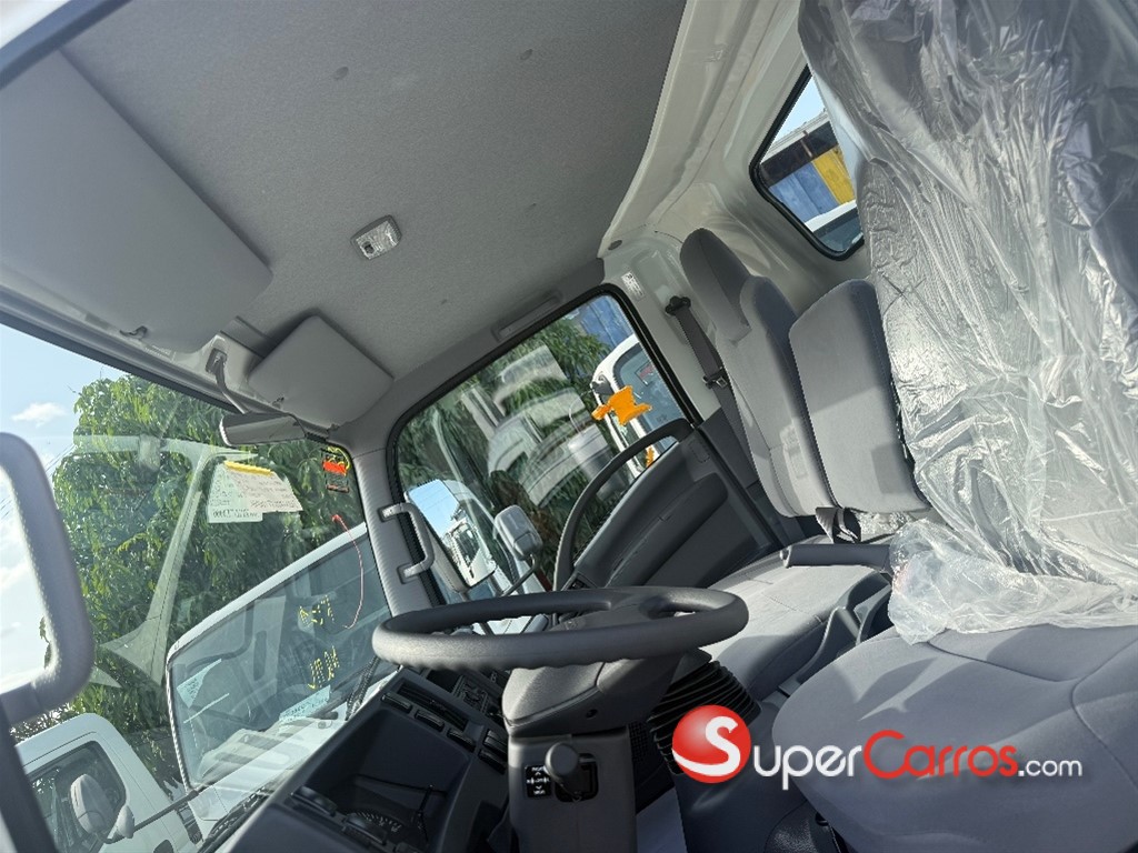2027 Isuzu NQR 18 Pies — foto 11 / 12