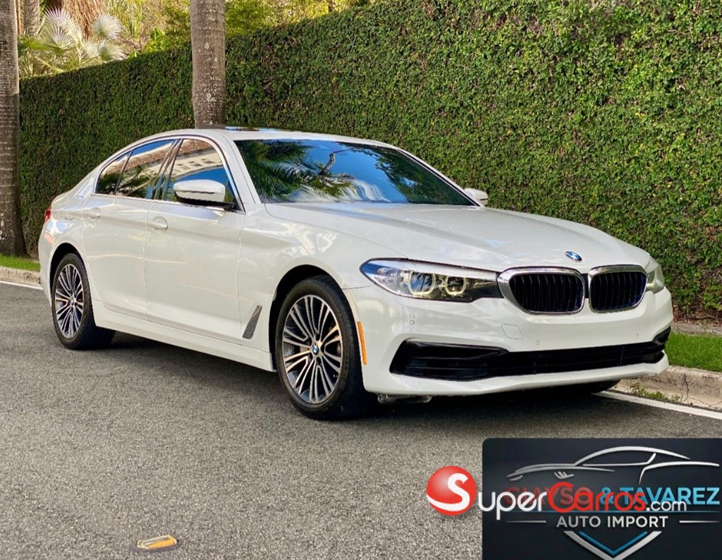 2020 BMW Serie 5 530i Sportline — foto 2 / 12