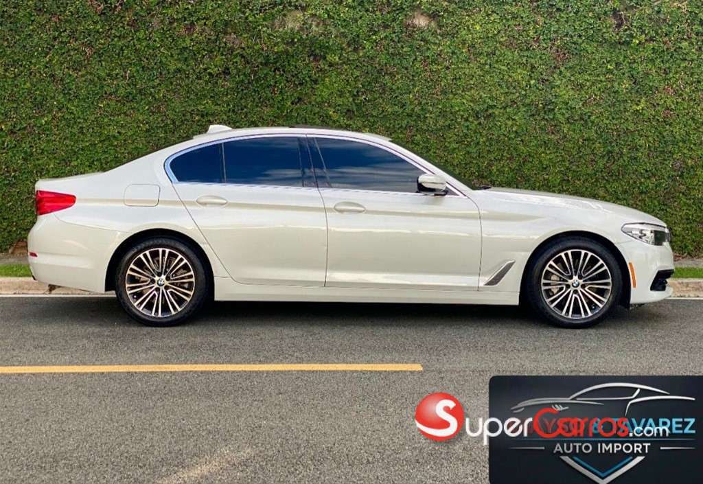 2020 BMW Serie 5 530i Sportline — foto 5 / 12