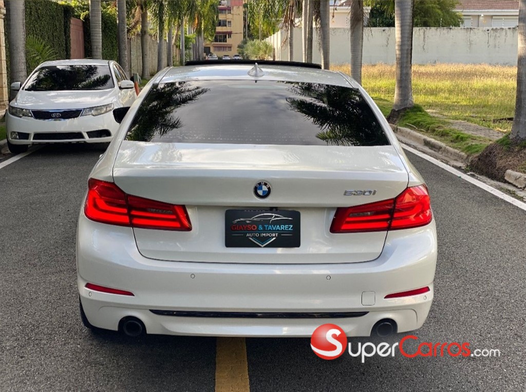 2020 BMW Serie 5 530i Sportline — foto 7 / 12