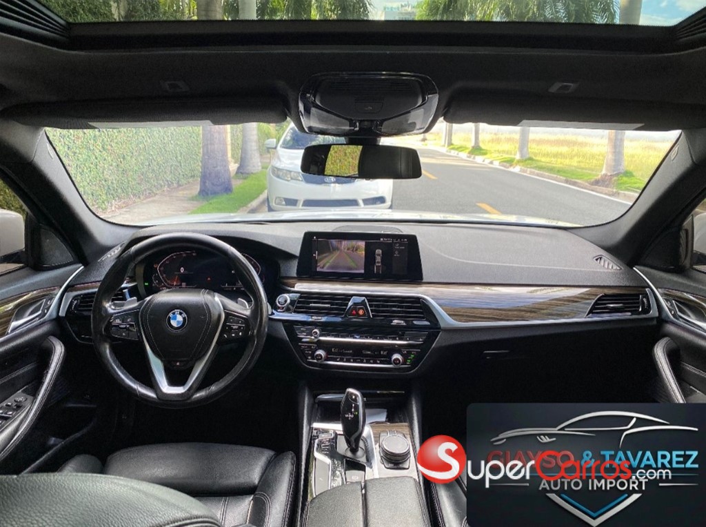 2020 BMW Serie 5 530i Sportline — foto 9 / 12