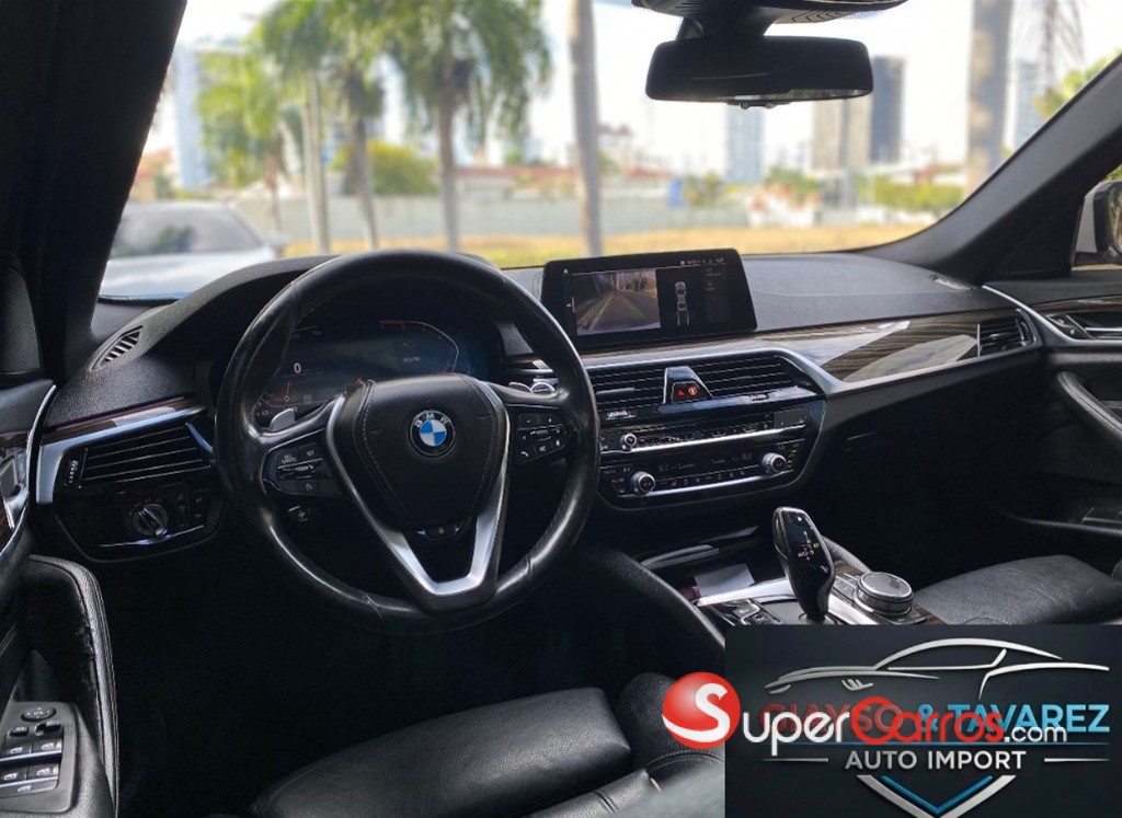 2020 BMW Serie 5 530i Sportline — foto 10 / 12