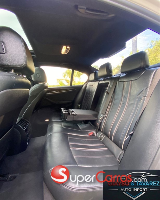 2020 BMW Serie 5 530i Sportline — foto 11 / 12