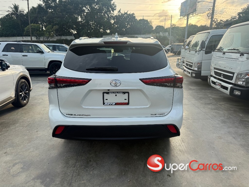 2020 Toyota Highlander XLE — foto 5 / 12