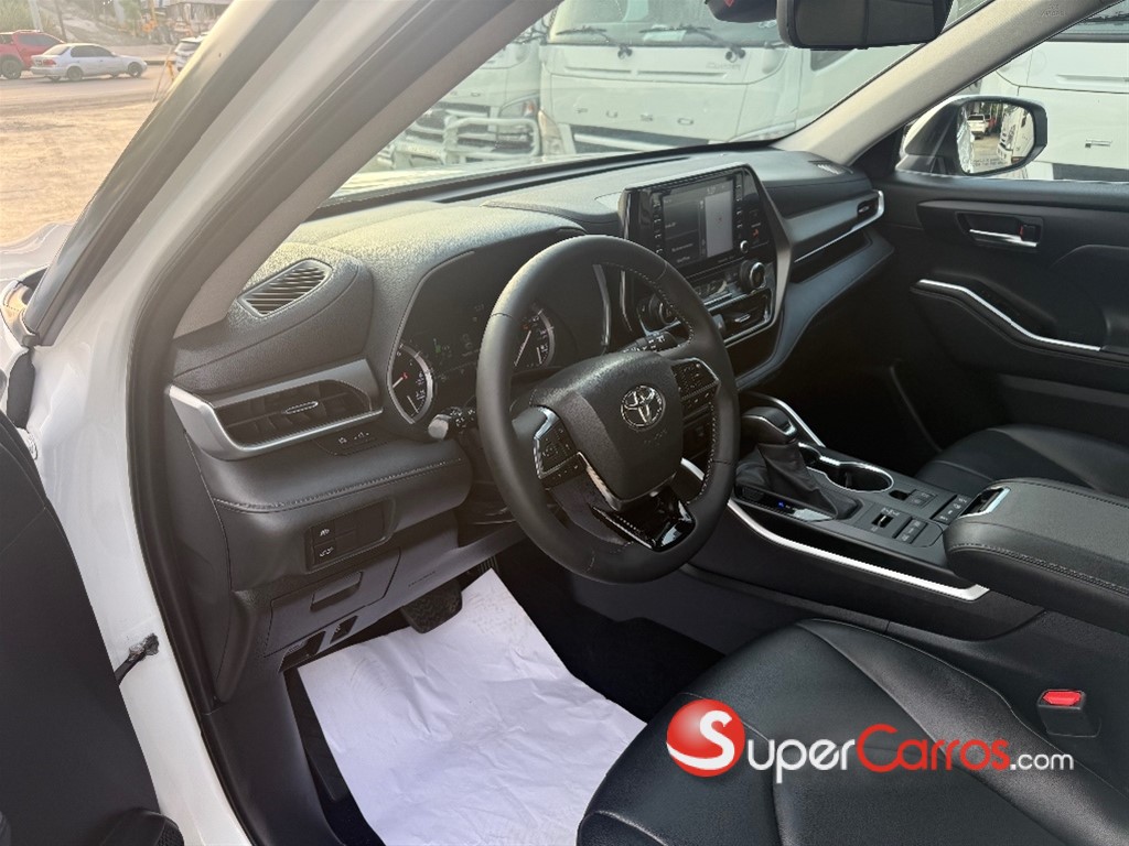 2020 Toyota Highlander XLE — foto 7 / 12