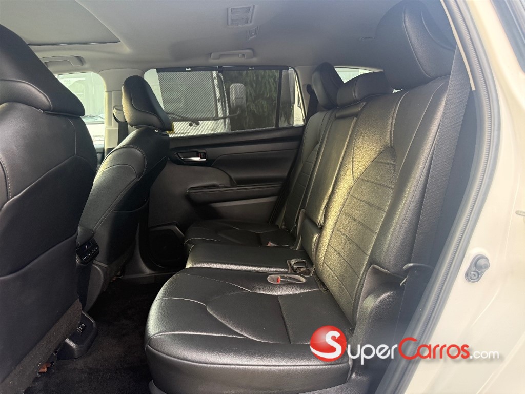 2020 Toyota Highlander XLE — foto 10 / 12