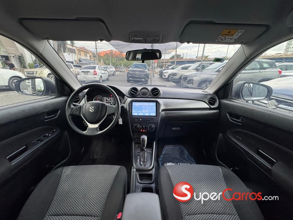 2023 Suzuki Vitara GL — foto 8 / 12