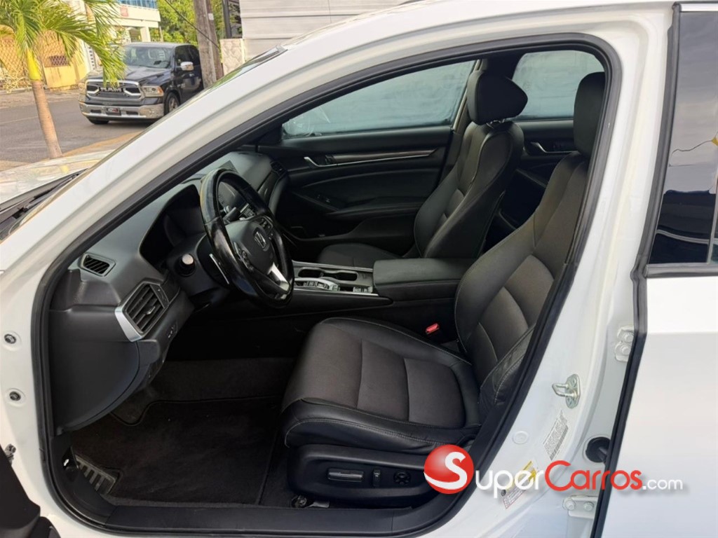 2020 Honda Accord Sport 2.0T — foto 7 / 12