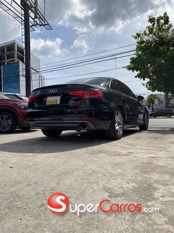 2017 Audi A4 Turbo — foto 8 / 9