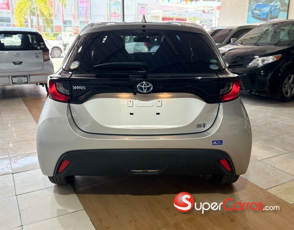 2021 Toyota Yaris — foto 2 / 11
