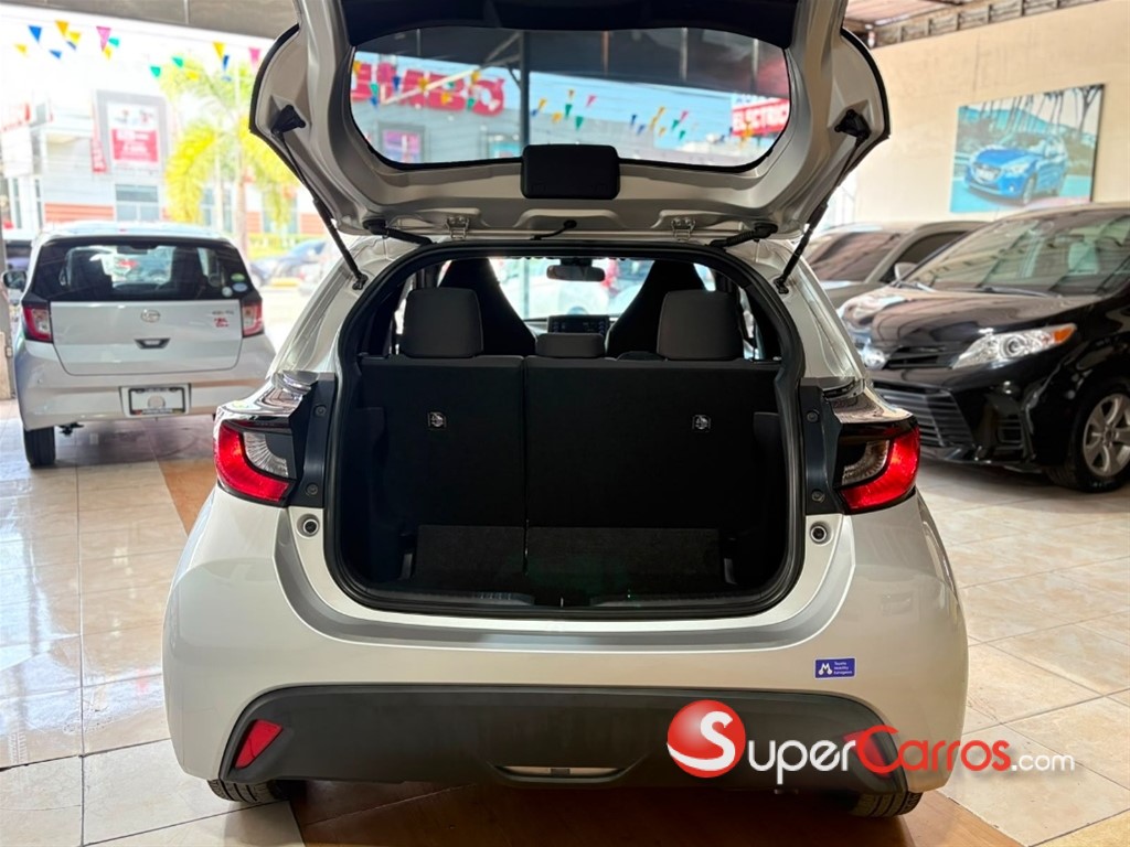 2021 Toyota Yaris — foto 8 / 11