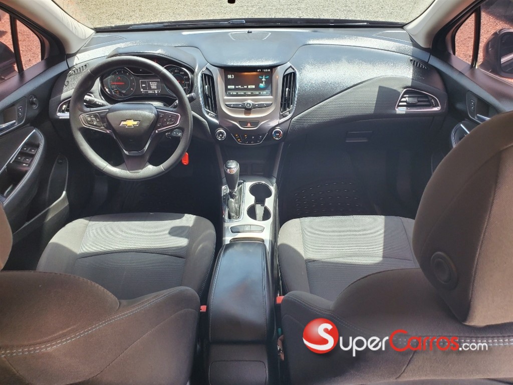 2018 Chevrolet Cruze LT — foto 2 / 12