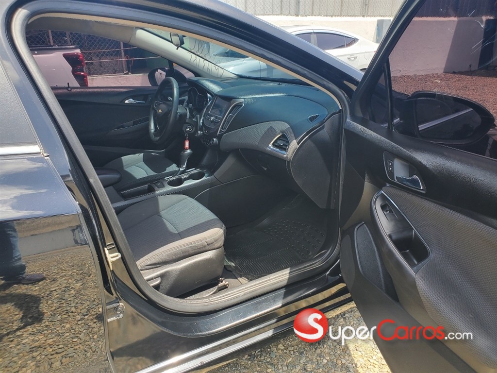 2018 Chevrolet Cruze LT — foto 5 / 12