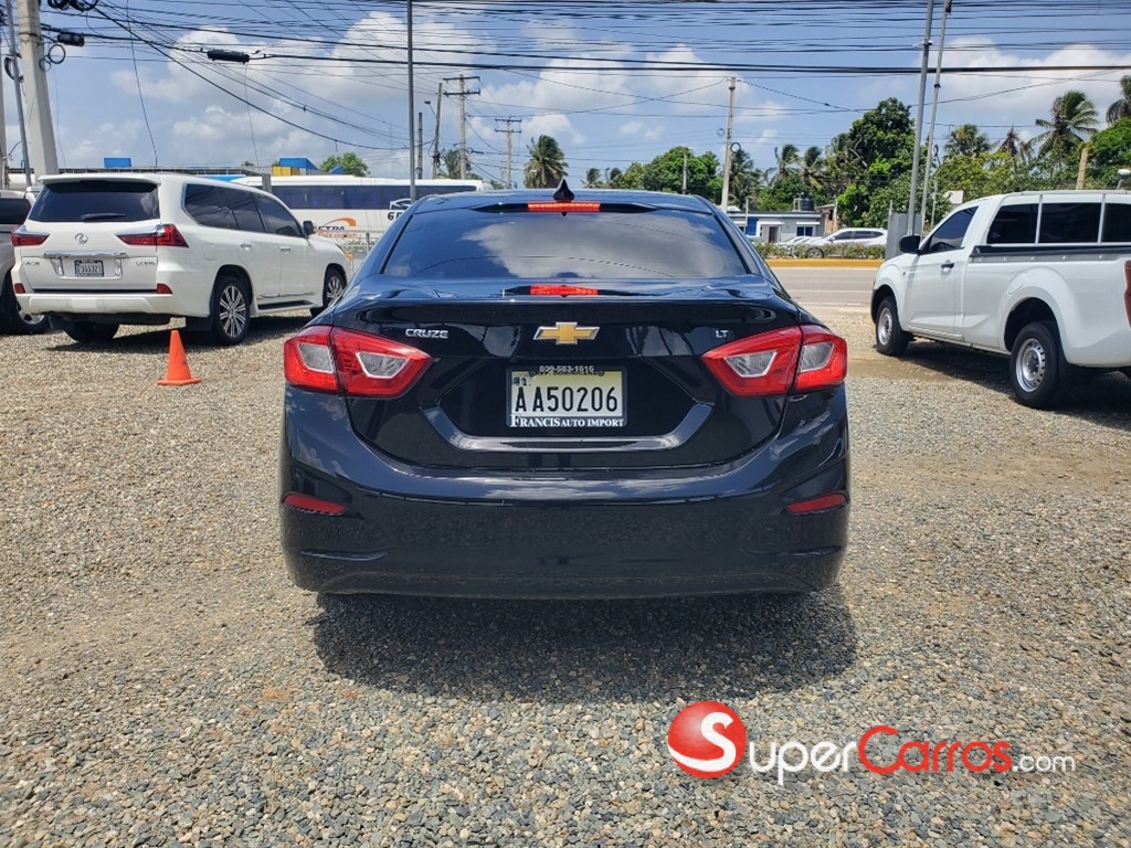 2018 Chevrolet Cruze LT — foto 9 / 12