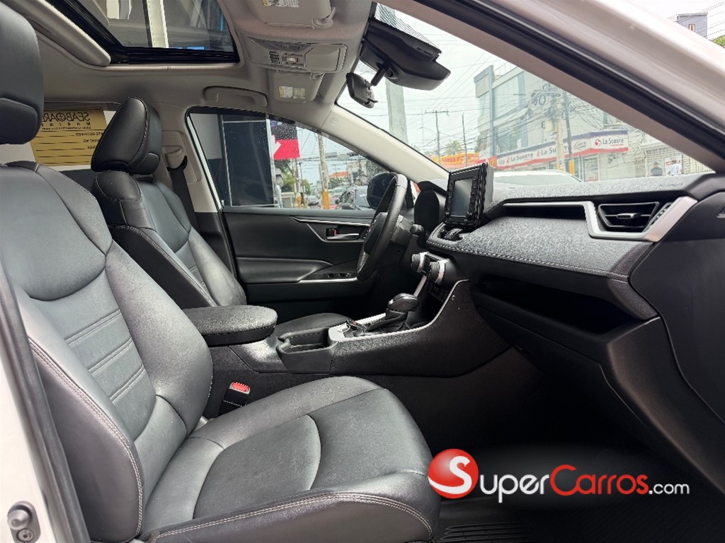 2021 Toyota RAV4 XLE Premium — foto 4 / 10