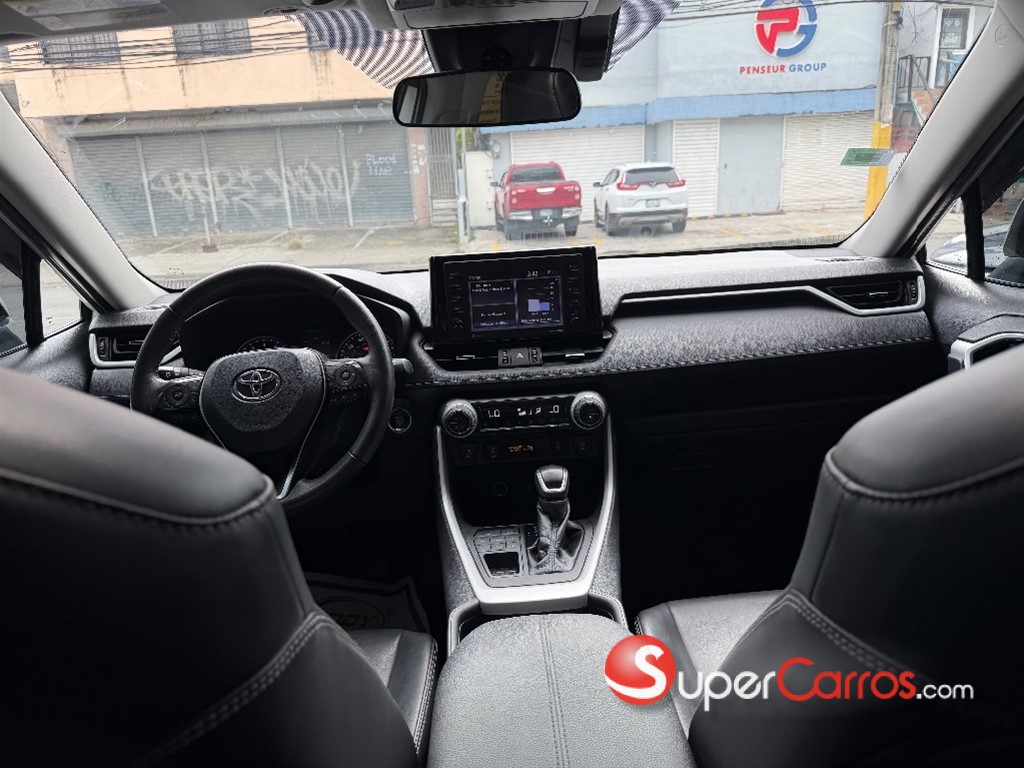 2021 Toyota RAV4 XLE Premium — foto 5 / 10