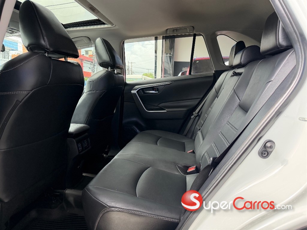 2021 Toyota RAV4 XLE Premium — foto 7 / 10