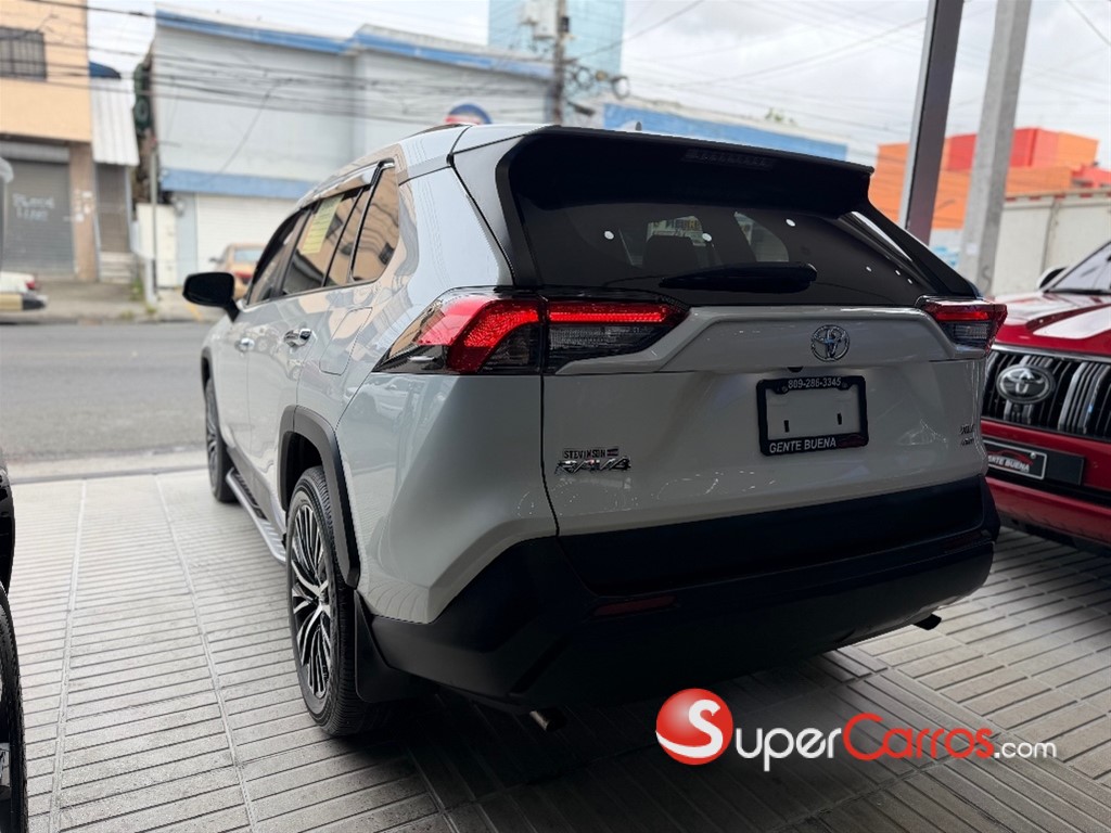 2021 Toyota RAV4 XLE Premium — foto 10 / 10