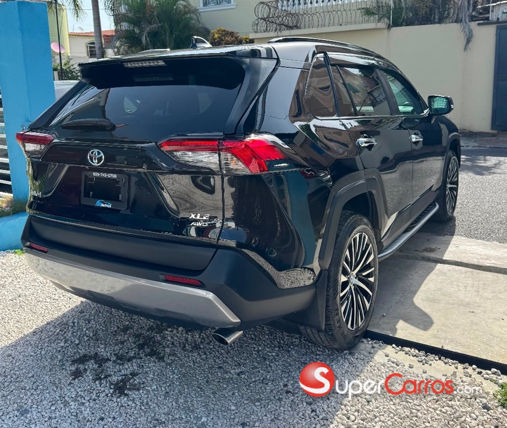 2023 Toyota RAV4 XLE Premium — foto 4 / 9