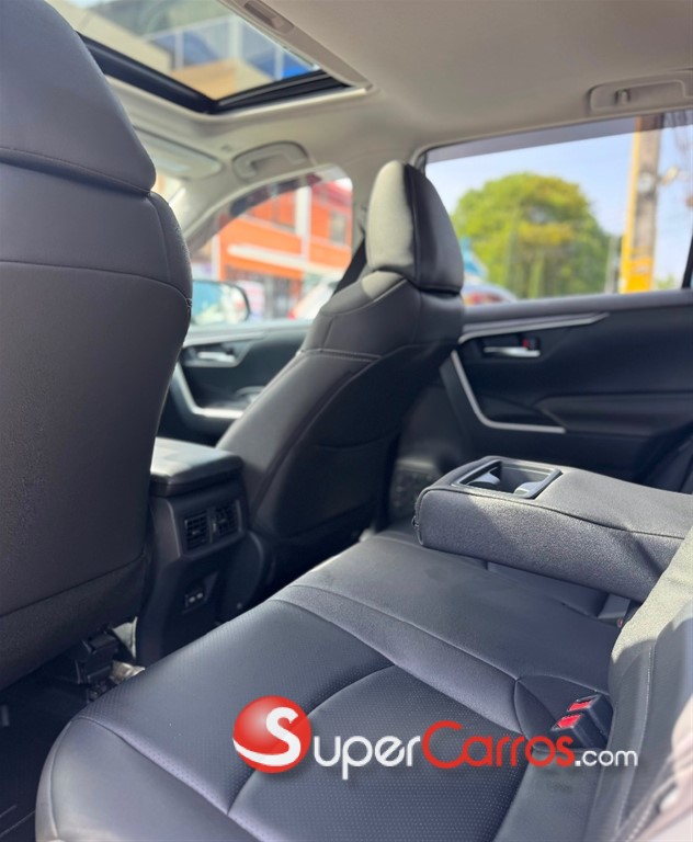 2023 Toyota RAV4 XLE Premium — foto 7 / 9