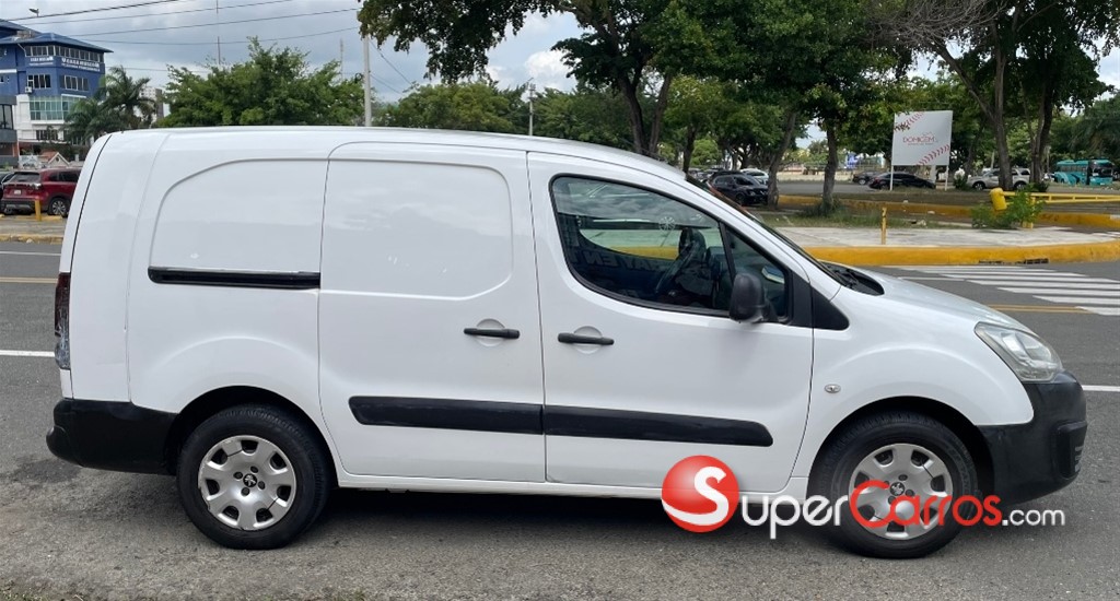 2016 Peugeot Partner — foto 2 / 8