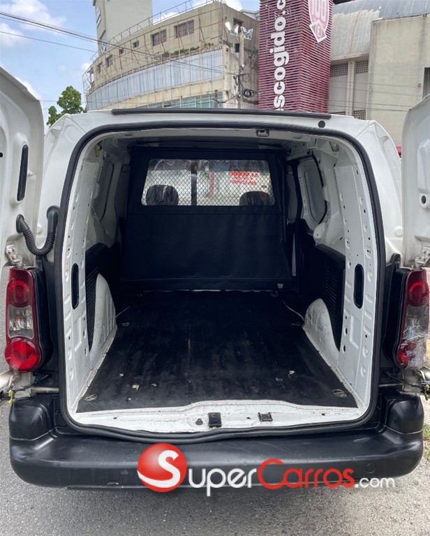 2016 Peugeot Partner — foto 5 / 8