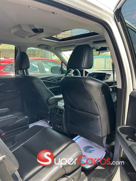 2020 Honda Pilot Touring — foto 8 / 12