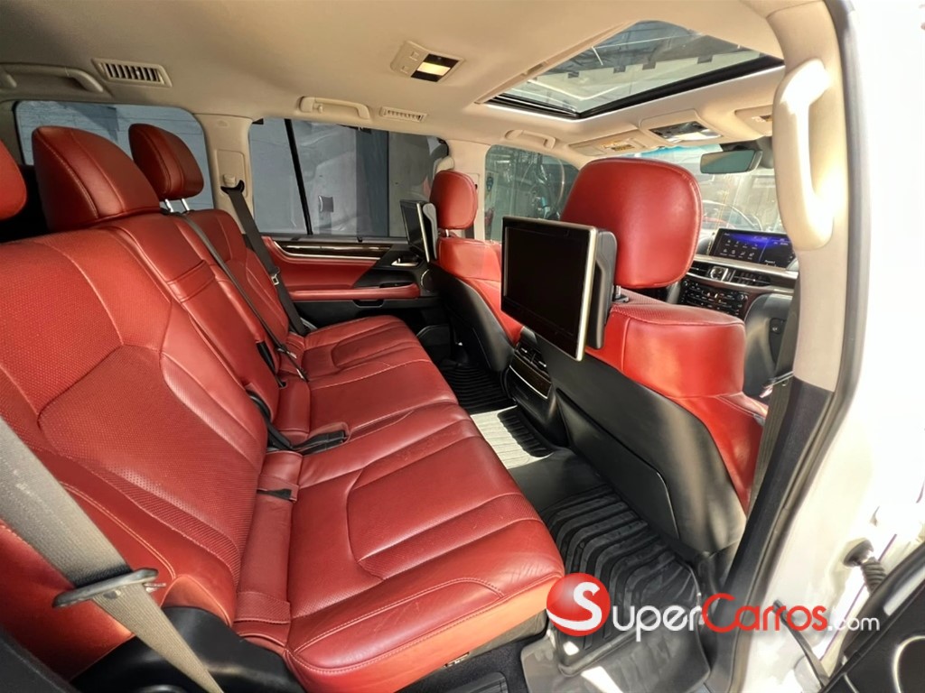 2016 Lexus LX 570 Super Sport — foto 8 / 10