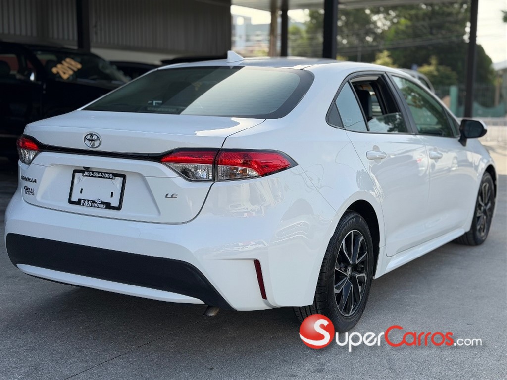 2021 Toyota Corolla LE — foto 8 / 12