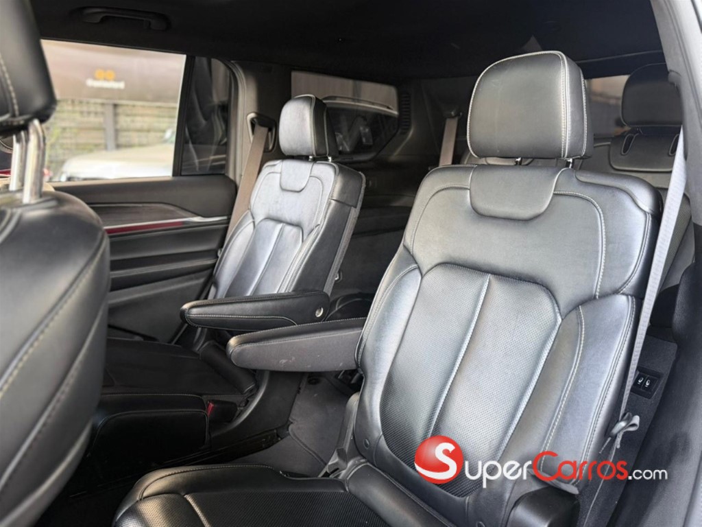 2021 Jeep Grand Cherokee L Overland — foto 5 / 9