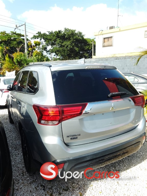 2019 Mitsubishi Motors Outlander Limited — foto 2 / 10