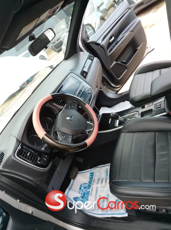 2019 Mitsubishi Motors Outlander Limited — foto 6 / 10