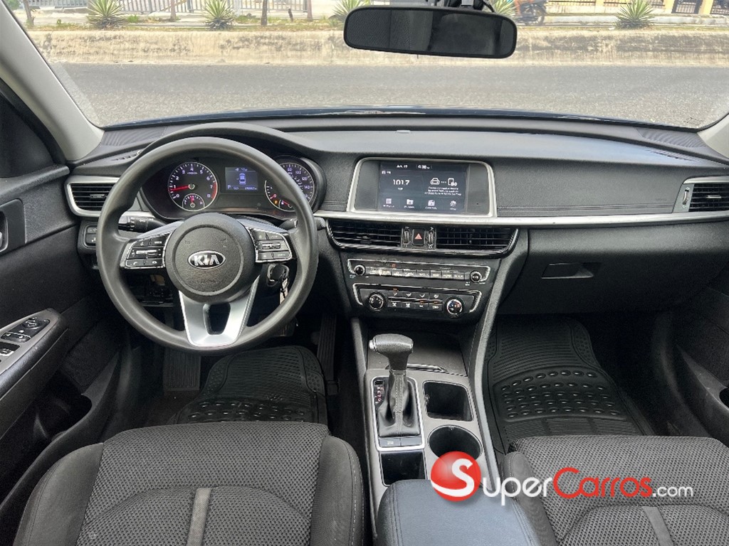 2020 Kia Optima FE — foto 9 / 12