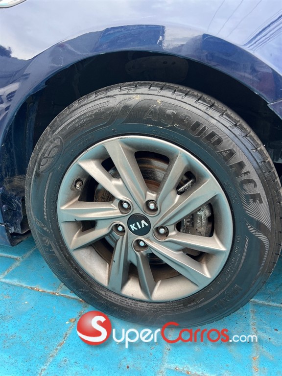 2020 Kia Optima FE — foto 10 / 12